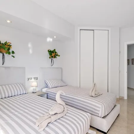 Spacieux A Golf Apartment
